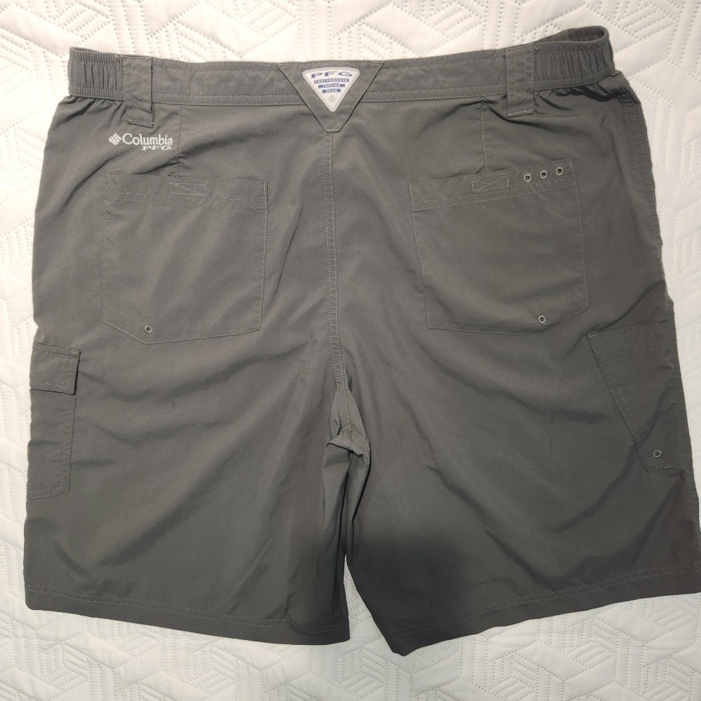 Columbia Sportswear Men's Shorts Omni-Shade PFG Cargo Khaki Gray Sz 38 5 Pocket - Picture 4 of 16